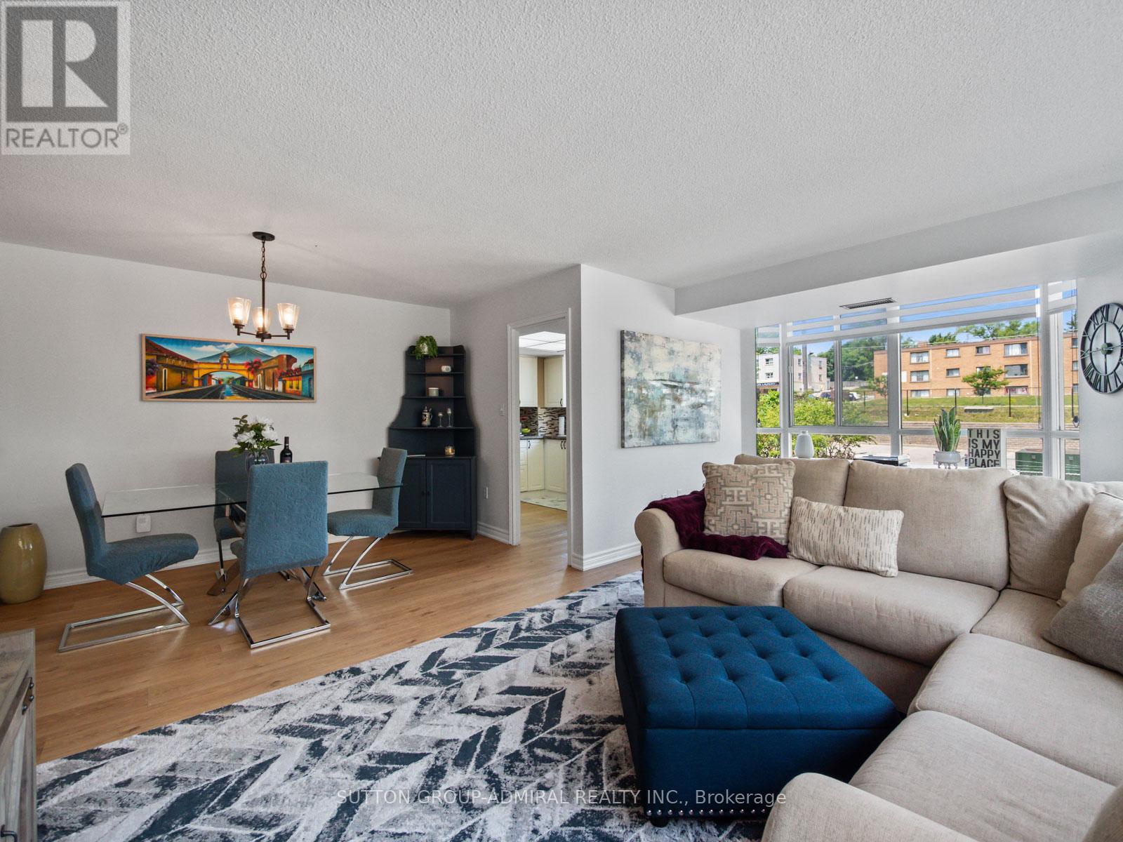 Photo 26 of 204 270 Davis Drive, Newmarket ON