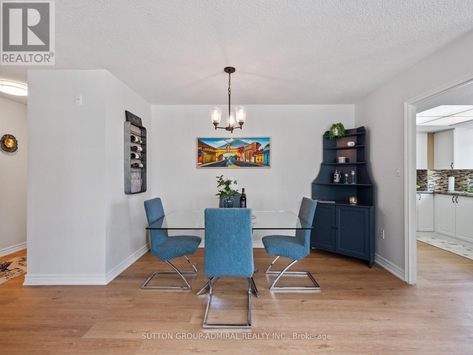 Photo 29 of 204 270 Davis Drive, Newmarket ON