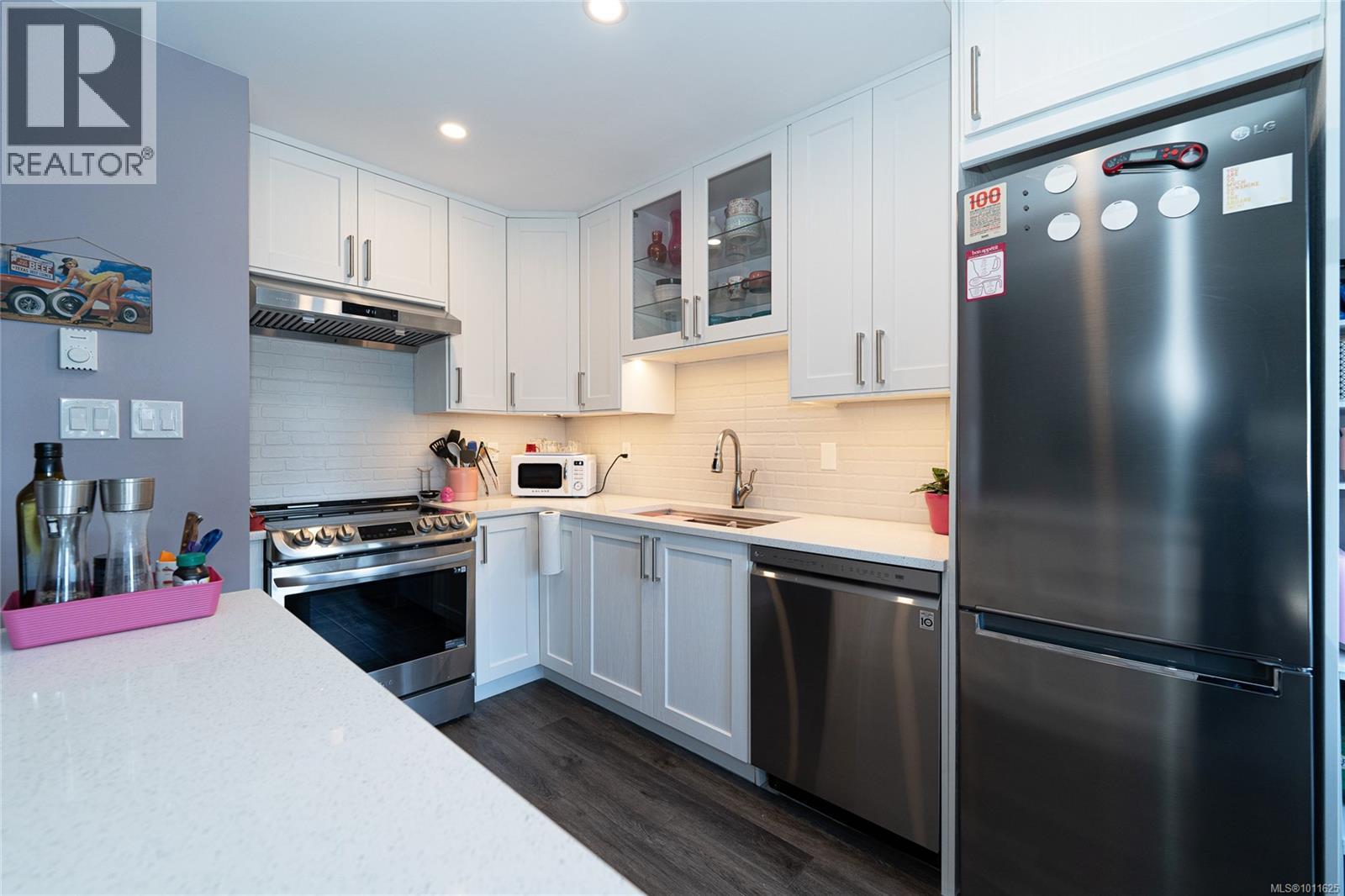 Photo 1 of 404 935 Johnson St, Victoria BC