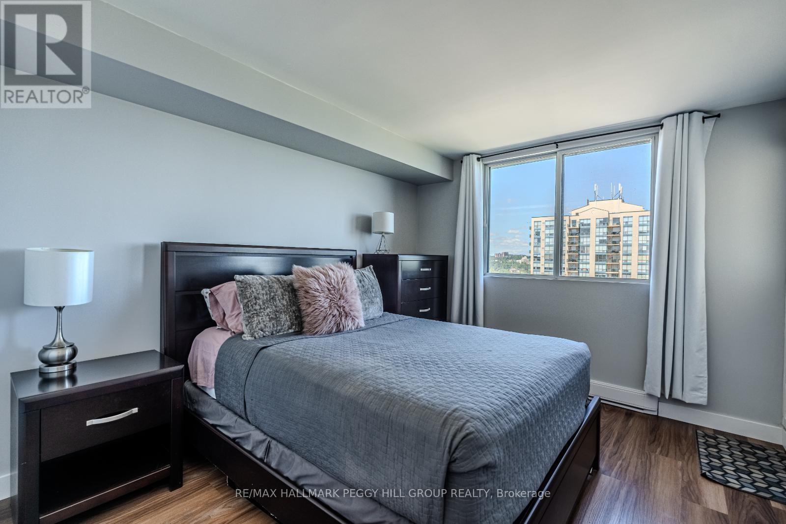 Photo 3 of 1406 75 Ellen Street, Barrie ON