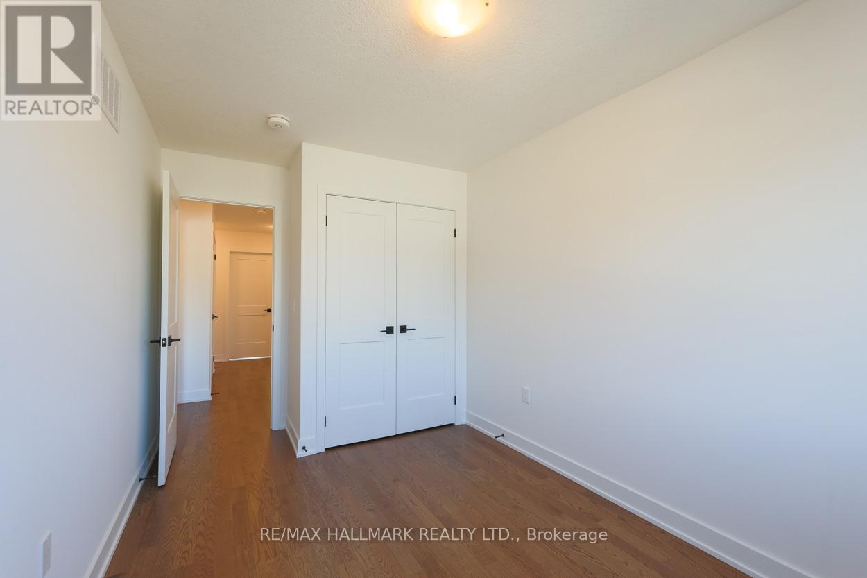 Photo 18 of 43 Shipley Avenue, Collingwood ON