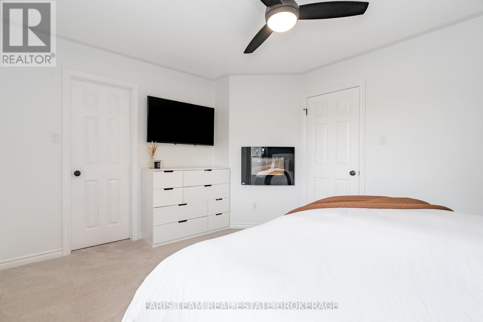 Photo 21 of 40 Brown Wood Drive, Barrie ON