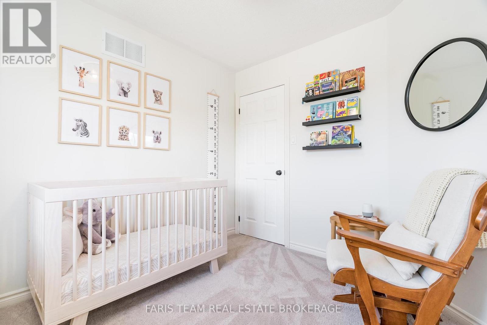 Photo 24 of 40 Brown Wood Drive, Barrie ON