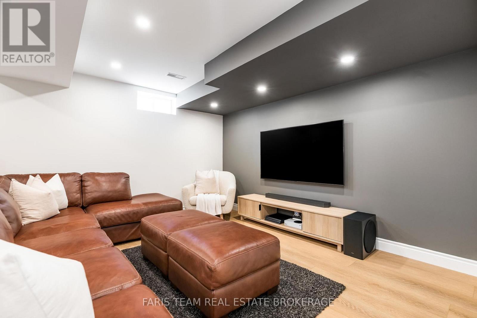 Photo 30 of 40 Brown Wood Drive, Barrie ON