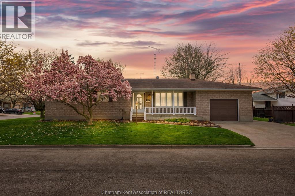 Photo 31 of 36 Bridle Path Road, Wallaceburg ON