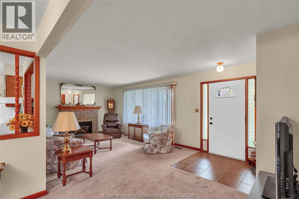 Photo 25 of 36 Bridle Path Road, Wallaceburg ON