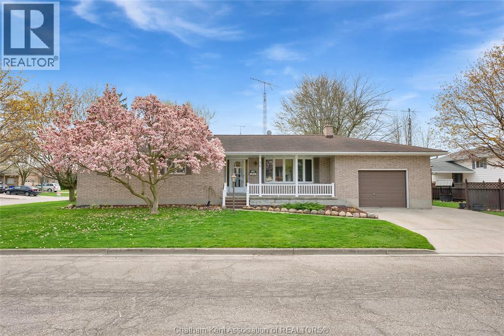 Photo 6 of 36 Bridle Path Road, Wallaceburg ON