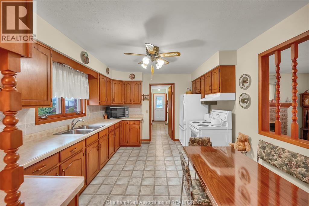 Photo 5 of 36 Bridle Path Road, Wallaceburg ON
