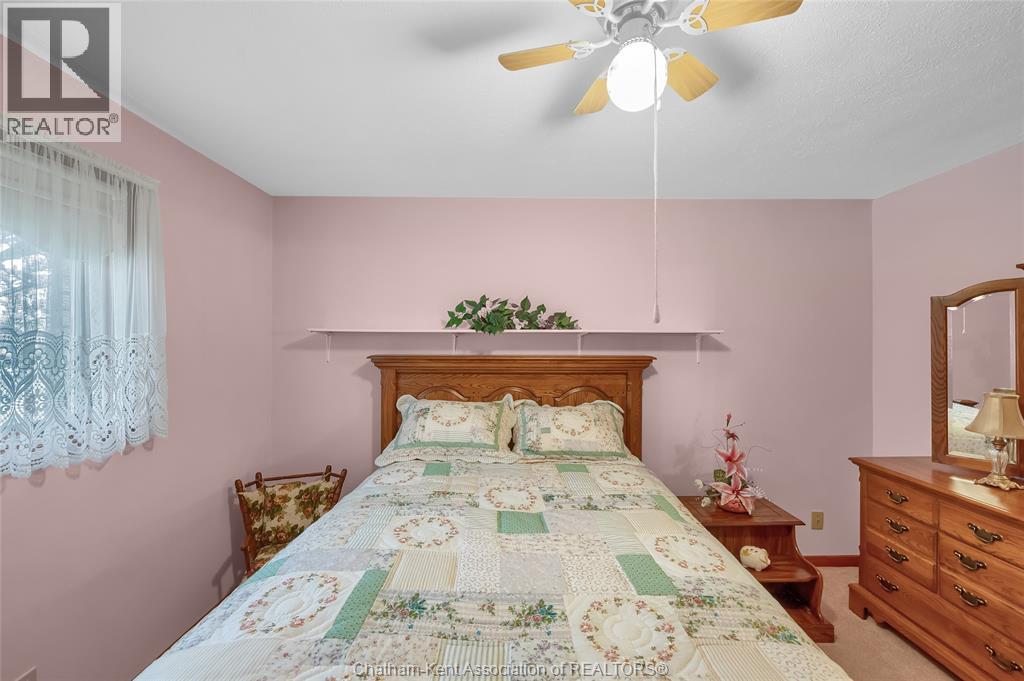Photo 26 of 36 Bridle Path Road, Wallaceburg ON