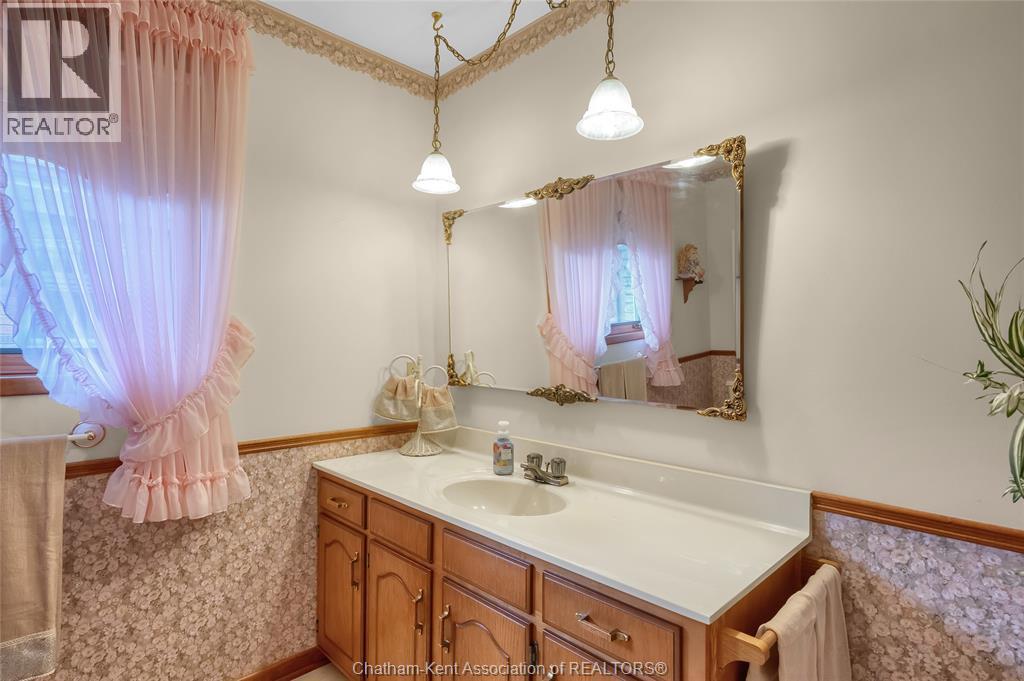Photo 2 of 36 Bridle Path Road, Wallaceburg ON