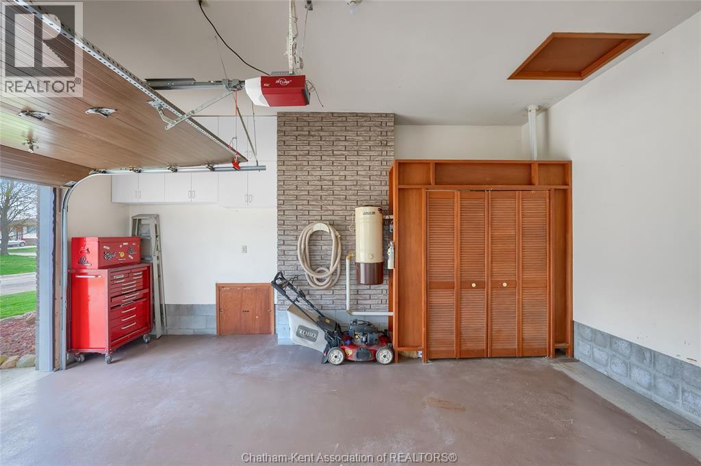 Photo 10 of 36 Bridle Path Road, Wallaceburg ON
