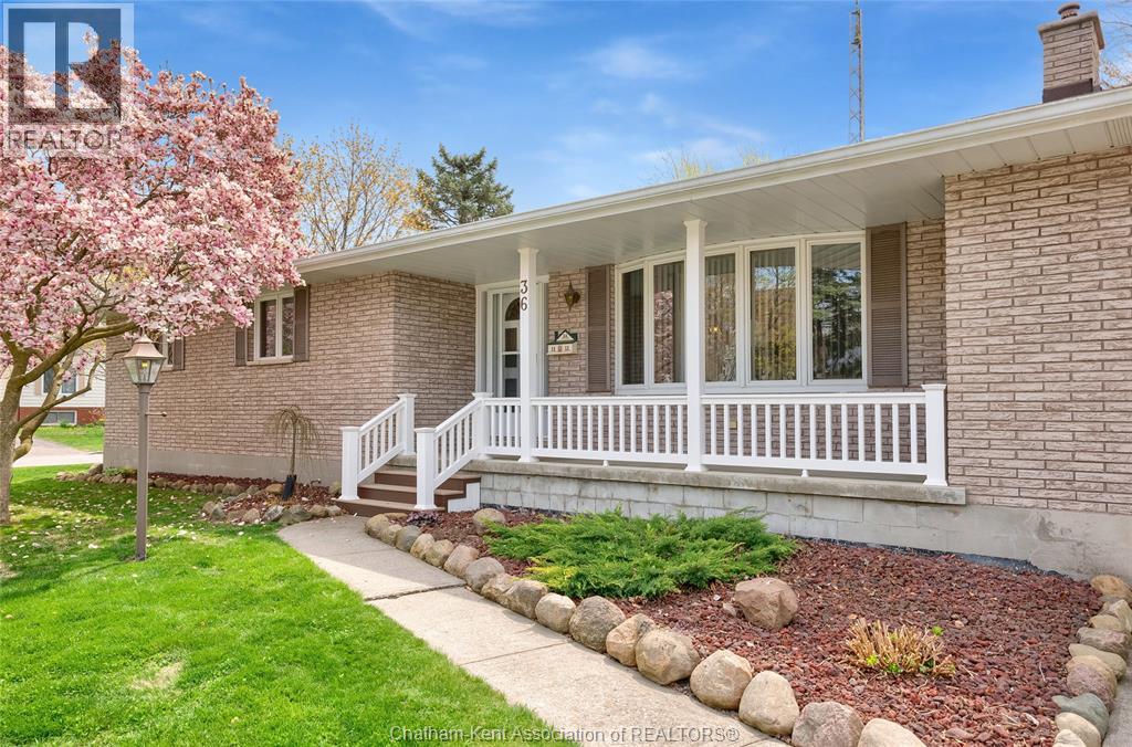 Photo 33 of 36 Bridle Path Road, Wallaceburg ON