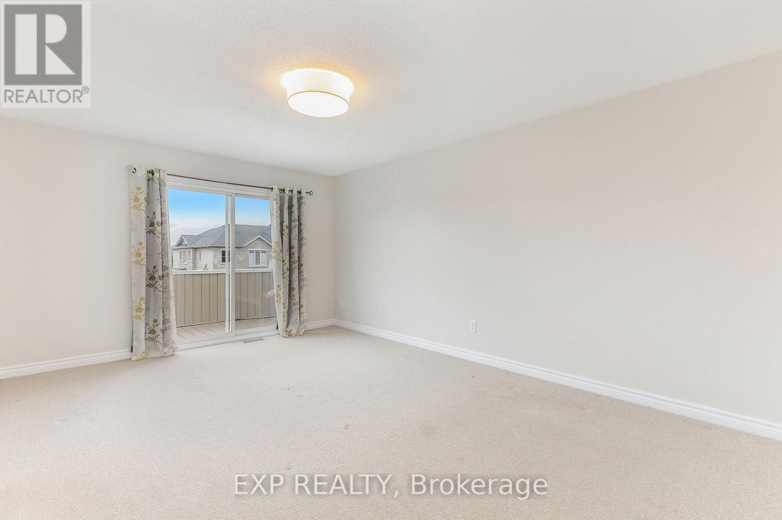 Photo 21 of 136 Whispering Winds Way, Ottawa ON