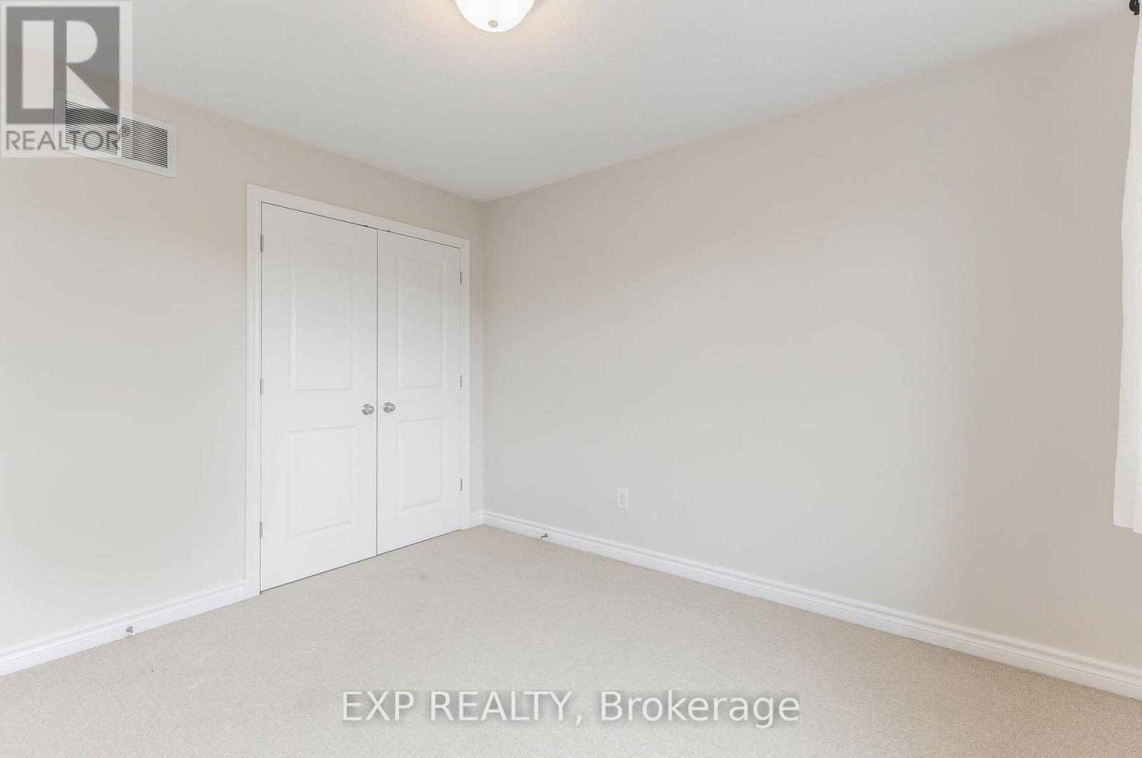 Photo 22 of 136 Whispering Winds Way, Ottawa ON