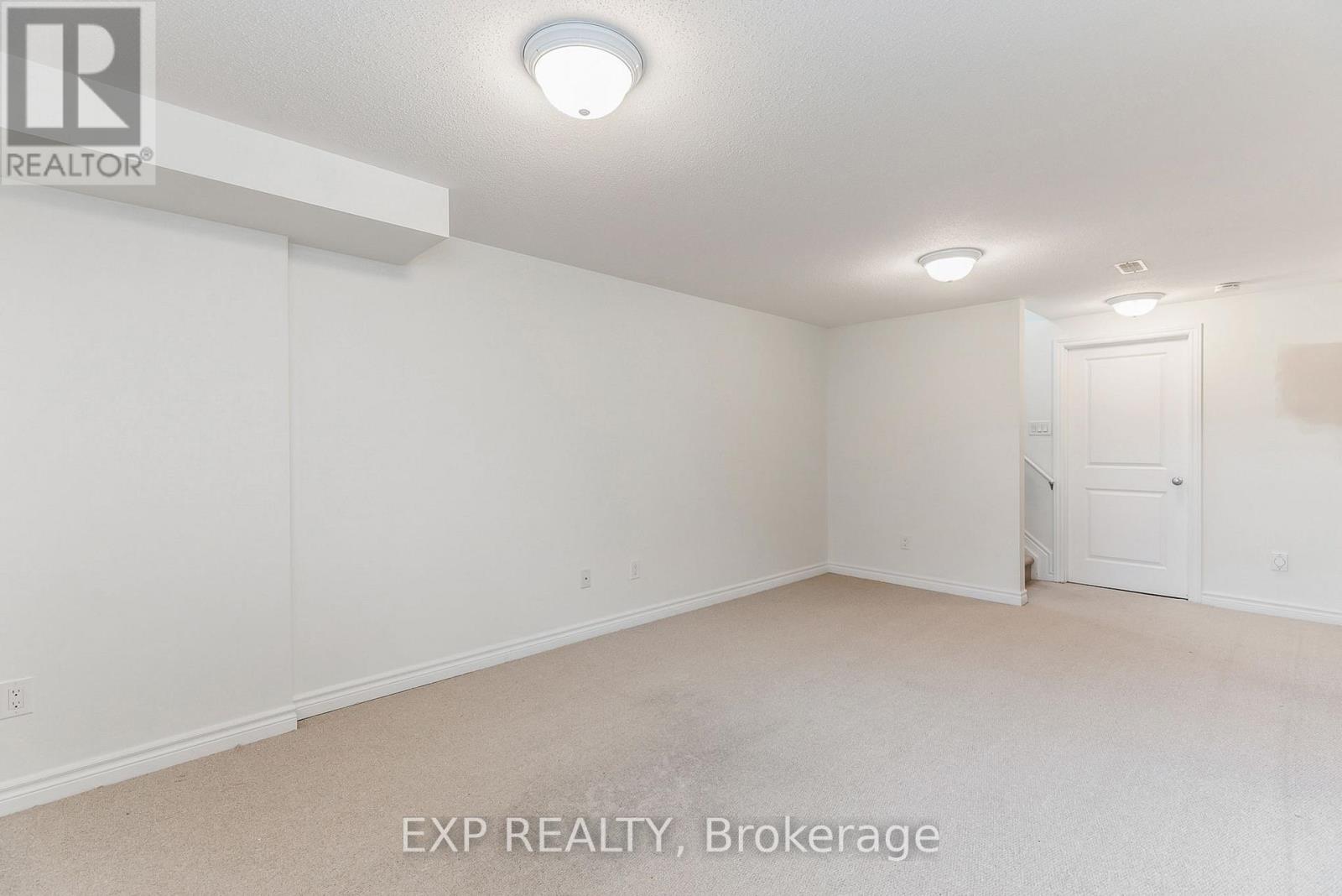 Photo 20 of 136 Whispering Winds Way, Ottawa ON