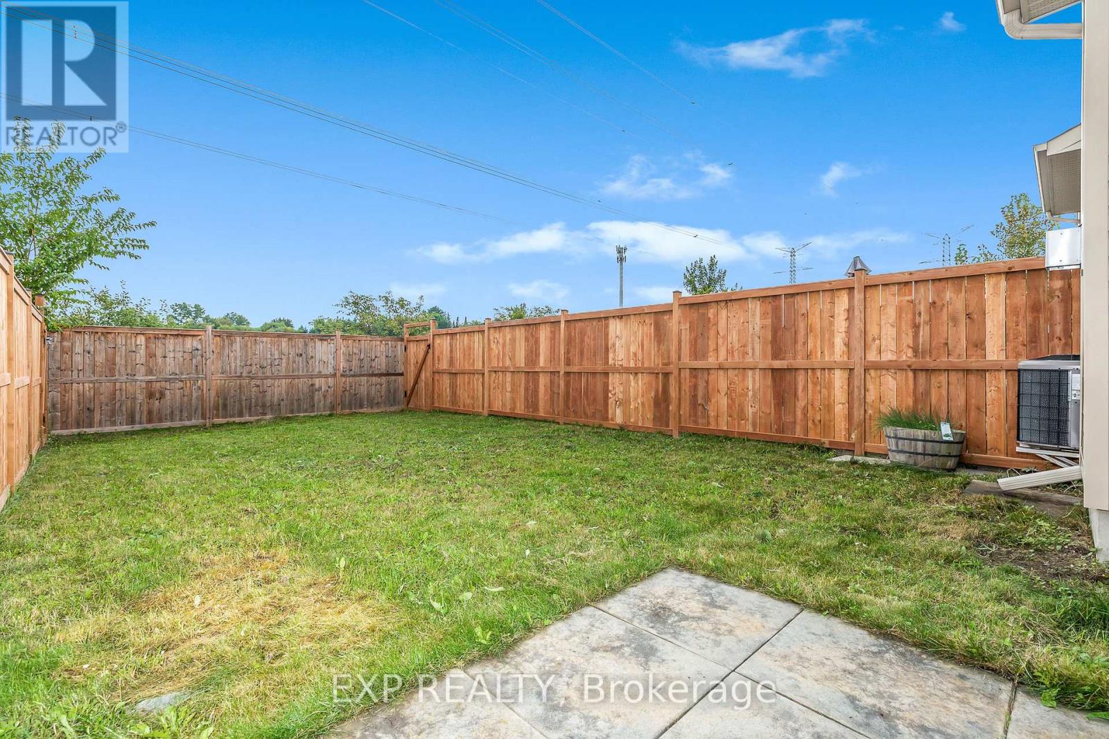Photo 29 of 136 Whispering Winds Way, Ottawa ON