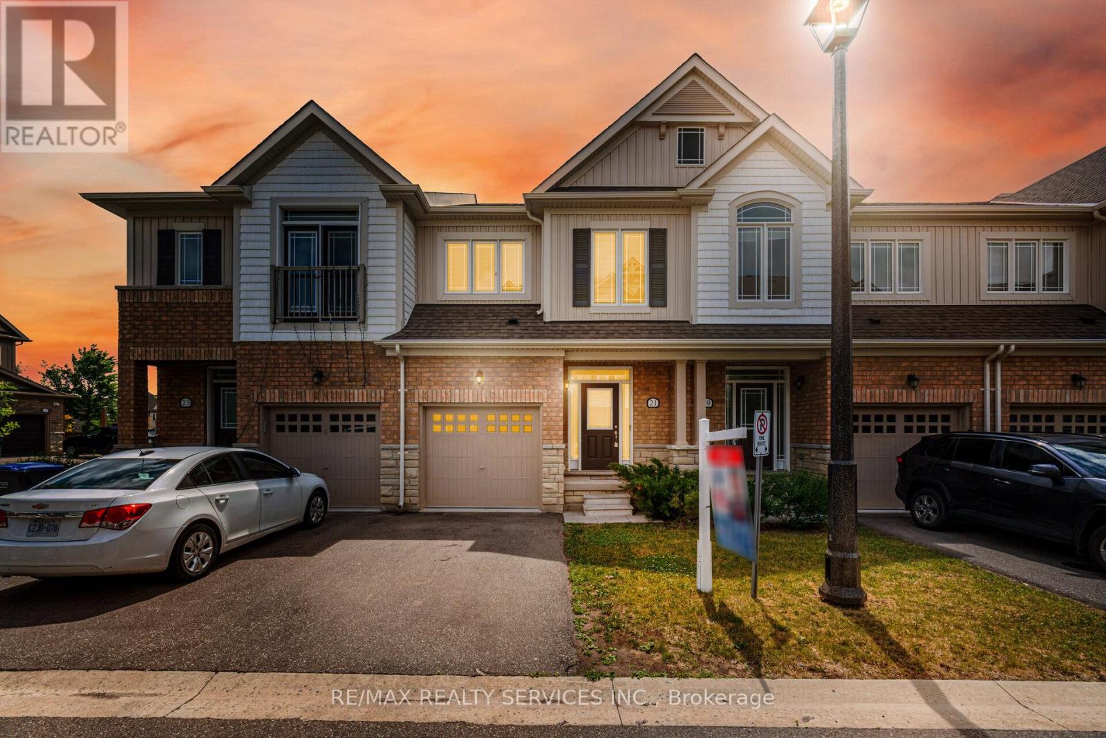 Photo 1 of 21 Cosbury Lane, Caledon ON
