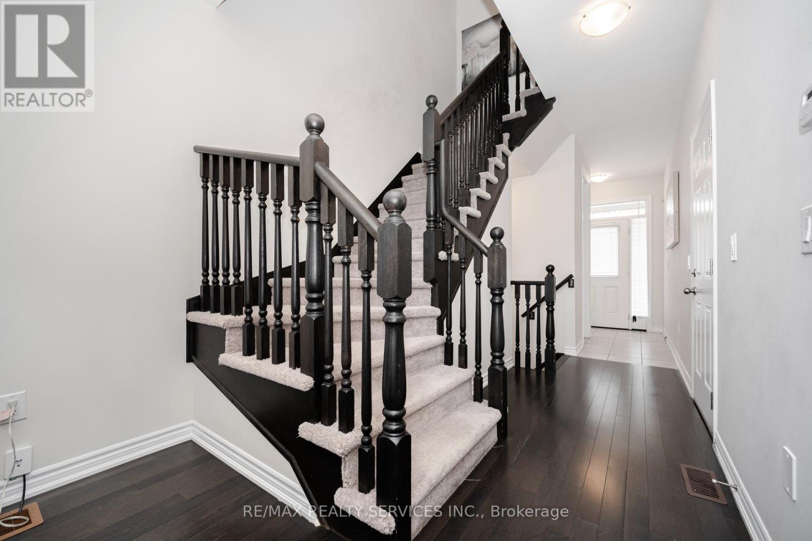 Photo 18 of 21 Cosbury Lane, Caledon ON