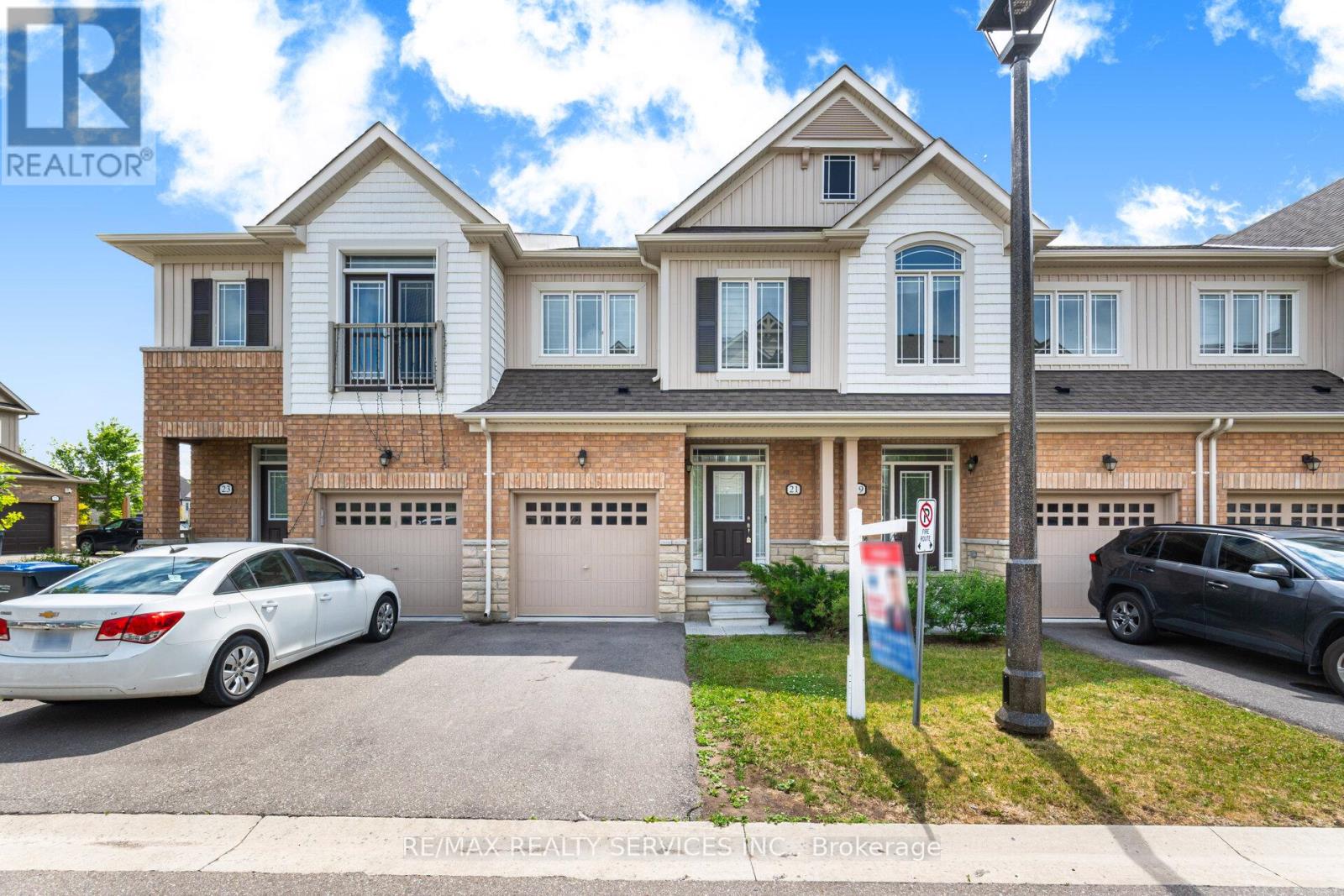 Photo 4 of 21 Cosbury Lane, Caledon ON