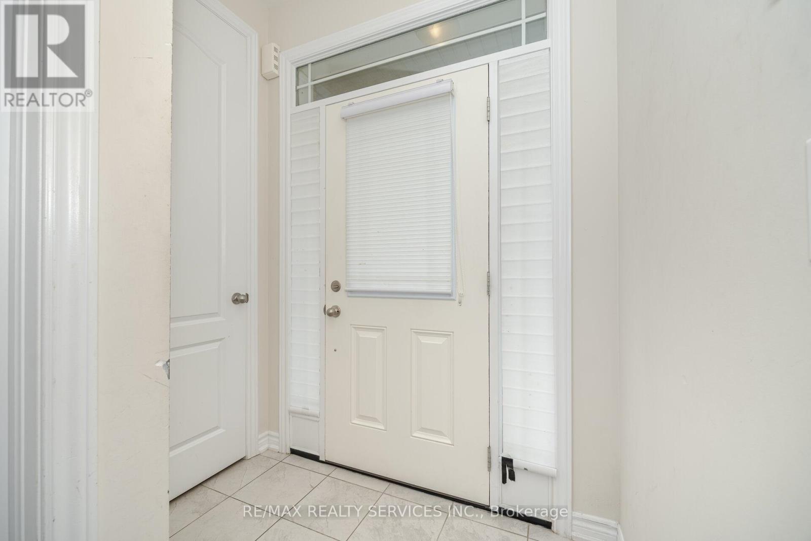Photo 6 of 21 Cosbury Lane, Caledon ON
