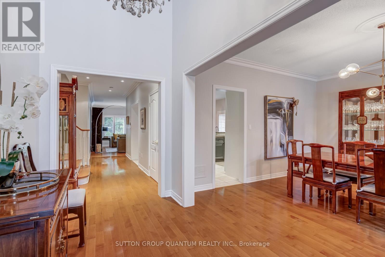 Photo 2 of 2372 Ravine Gate, Oakville ON