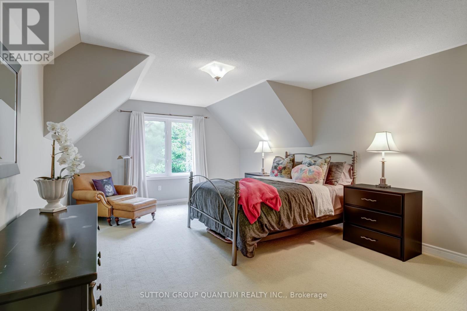 Photo 10 of 2372 Ravine Gate, Oakville ON