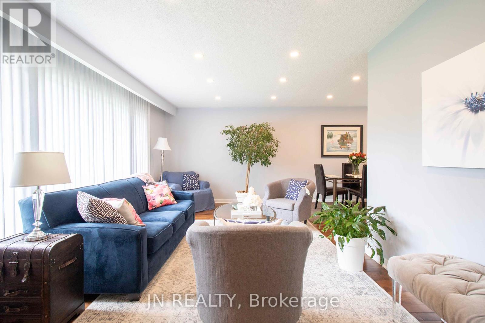 Photo 4 of 36 Harold Street, Brampton ON