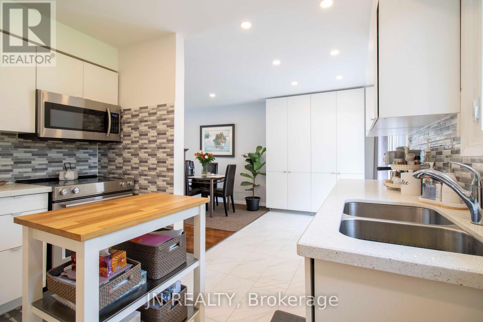 Photo 9 of 36 Harold Street, Brampton ON
