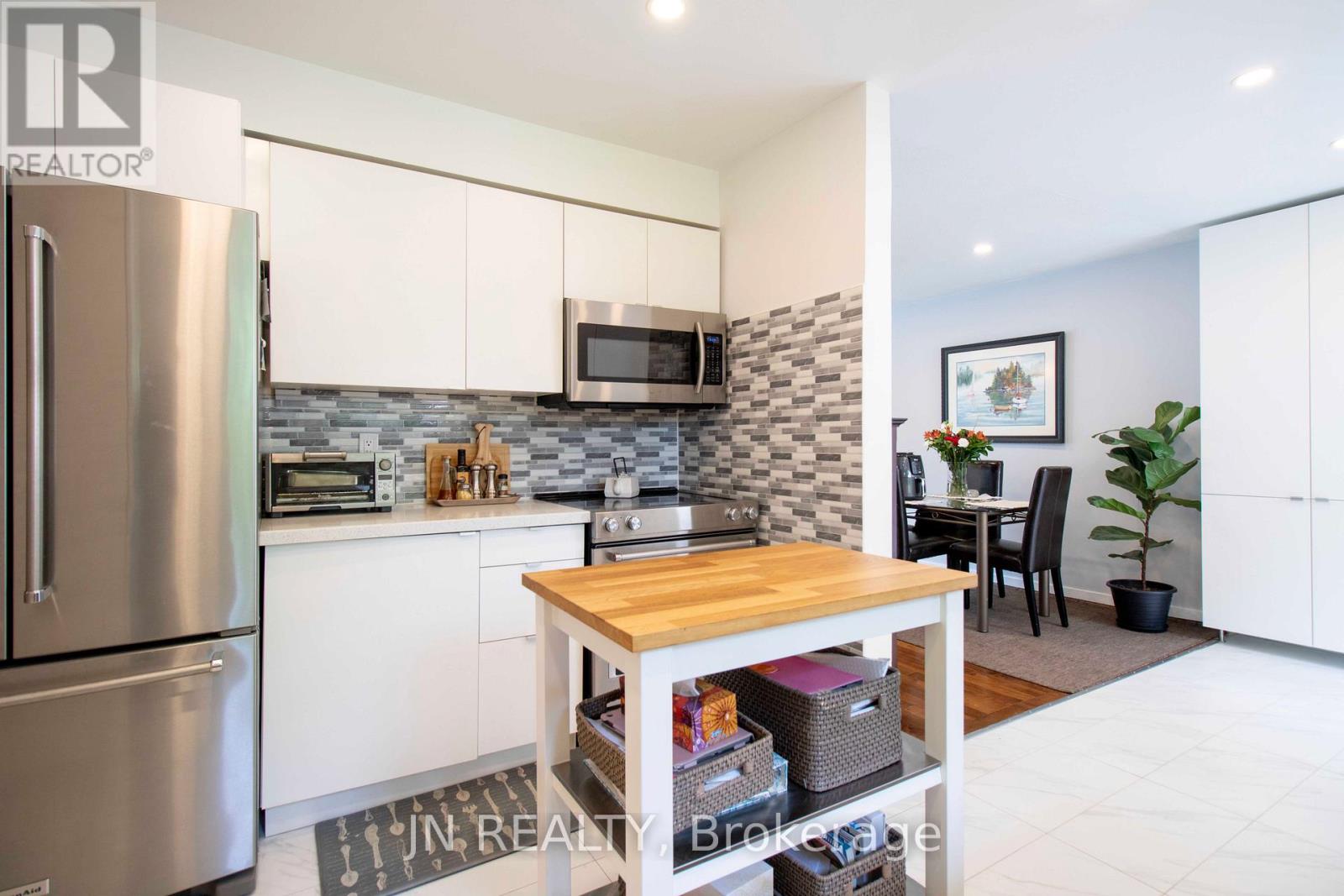 Photo 17 of 36 Harold Street, Brampton ON