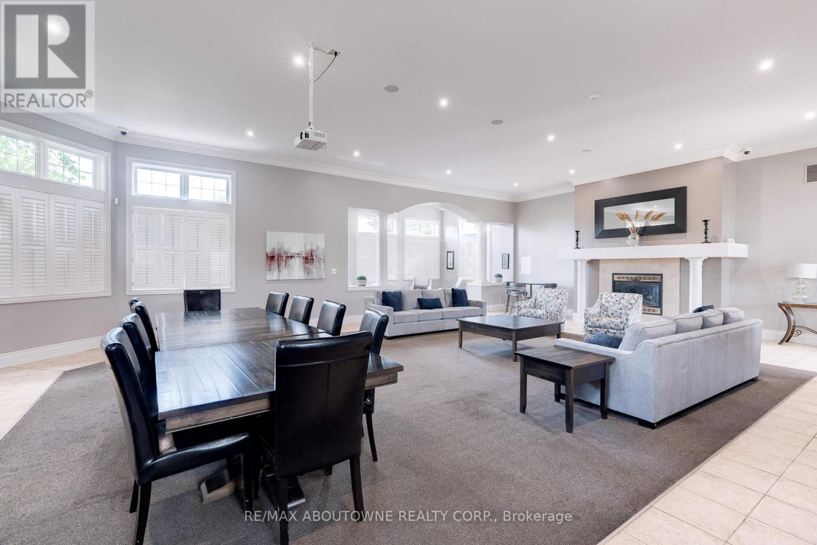 Photo 10 of 212 1460 Bishops Gate, Oakville ON