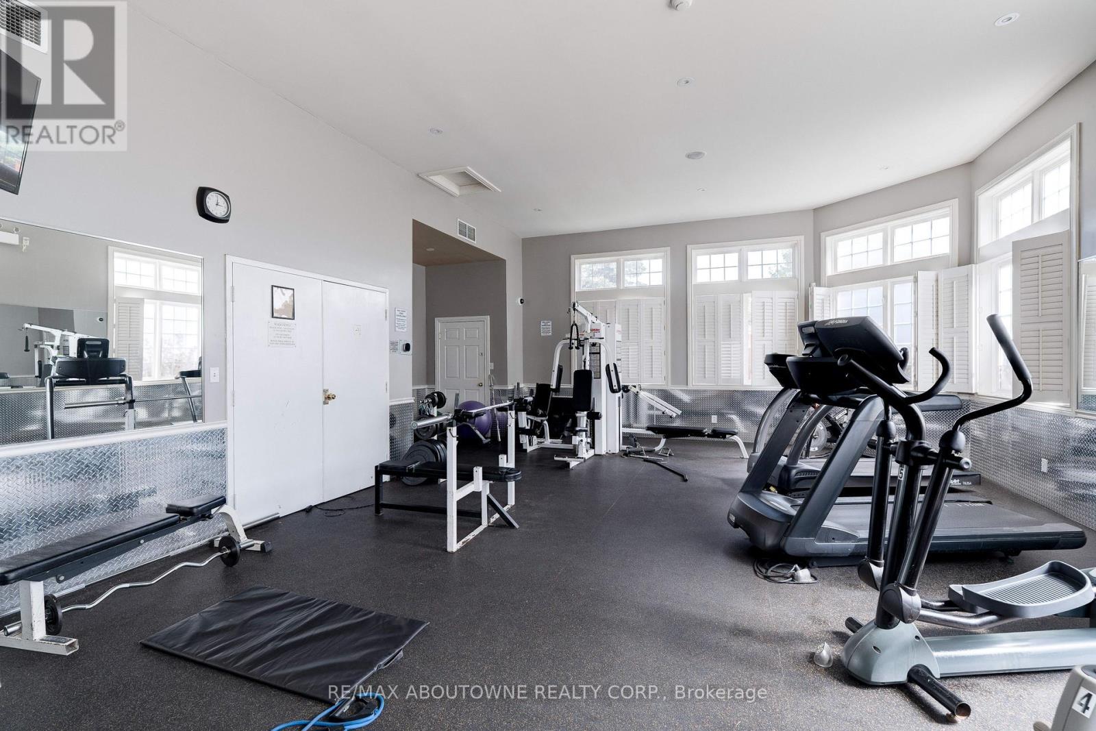 Photo 11 of 212 1460 Bishops Gate, Oakville ON