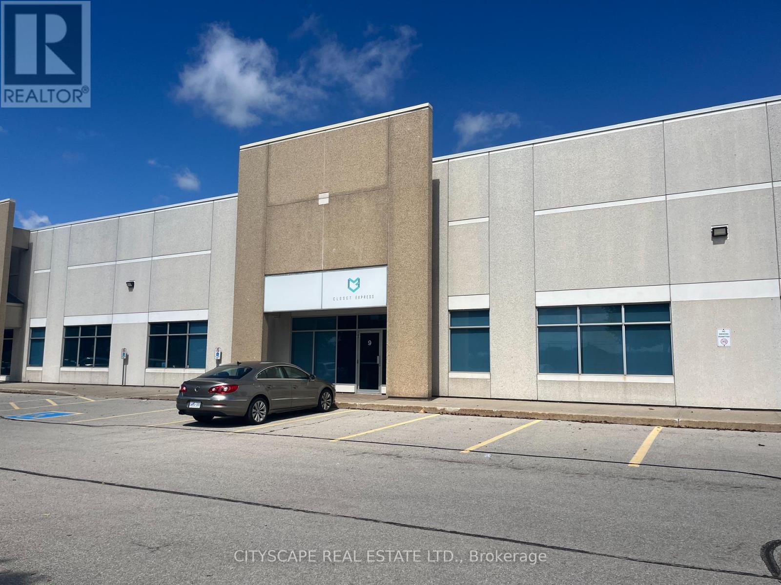 Photo 5 of 9 3750 B Laird Road, Mississauga ON