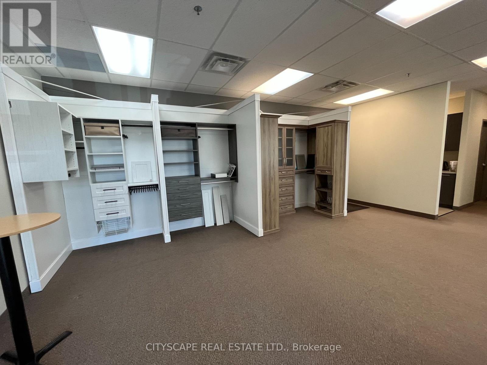 Photo 6 of 9 3750 B Laird Road, Mississauga ON