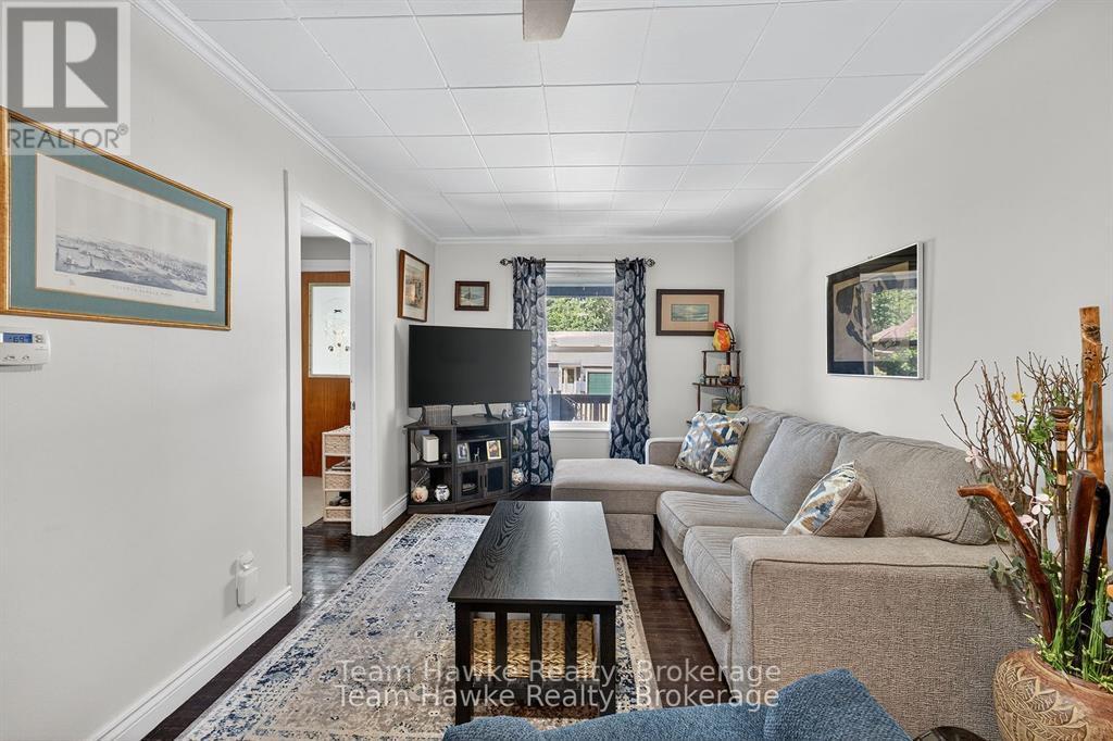 Photo 17 of 479 Queen Street, Midland ON