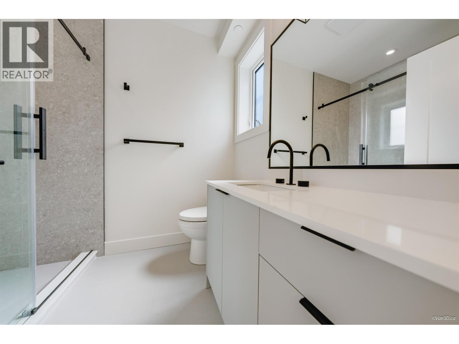 Photo 1 of 3 7180 Ontario Street, Vancouver BC