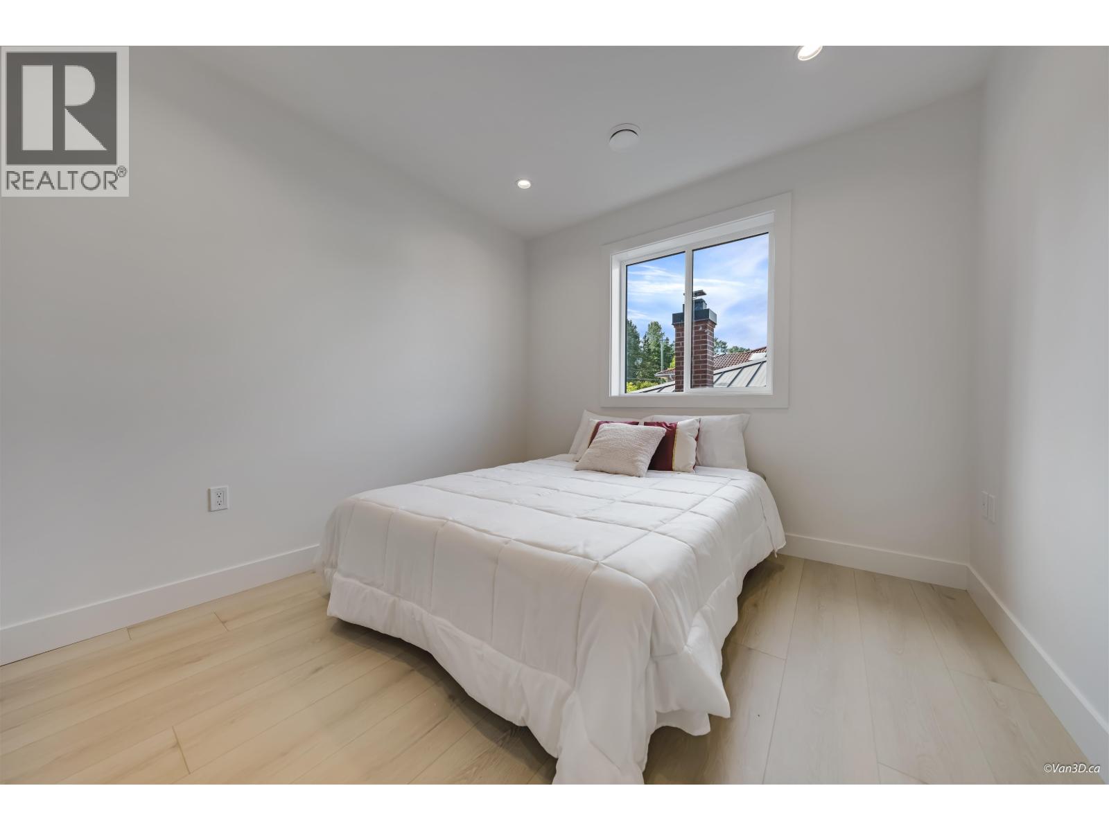 Photo 23 of 3 7180 Ontario Street, Vancouver BC