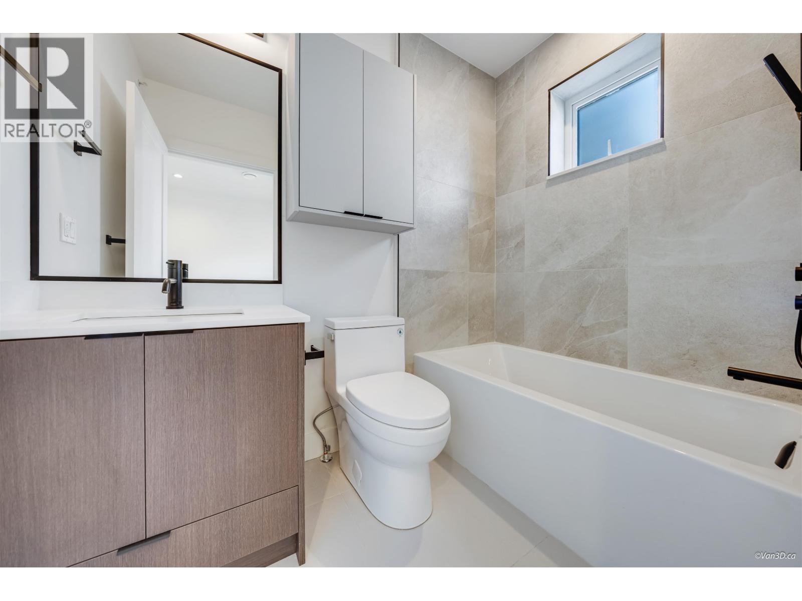 Photo 2 of 3 7180 Ontario Street, Vancouver BC