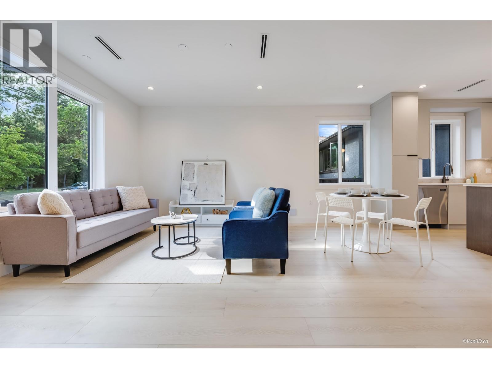 Photo 6 of 3 7180 Ontario Street, Vancouver BC