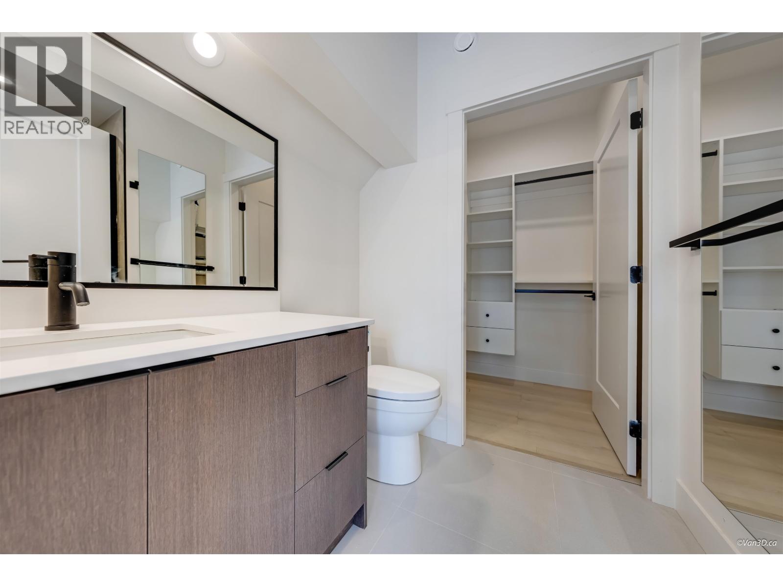 Photo 24 of 3 7180 Ontario Street, Vancouver BC