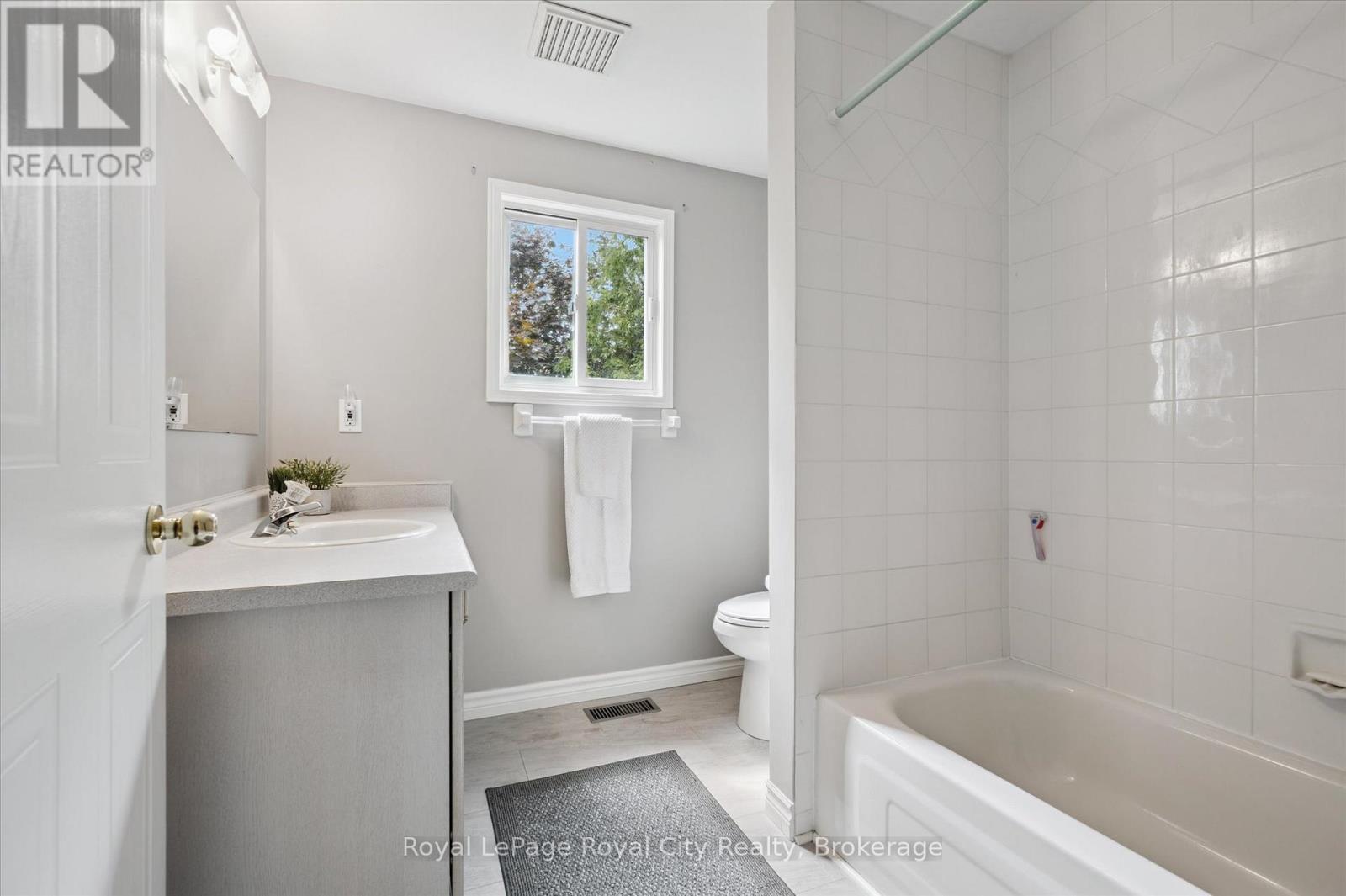 Photo 29 of 487 Flannery Drive, Centre Wellington ON