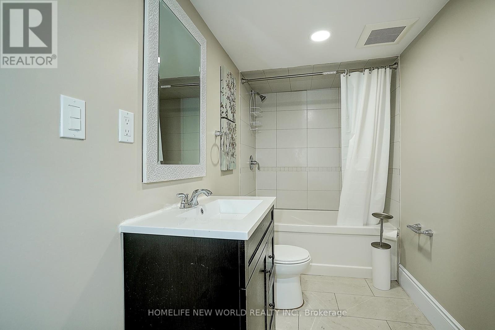 Photo 41 of 253 Cannes Avenue, Vaughan ON