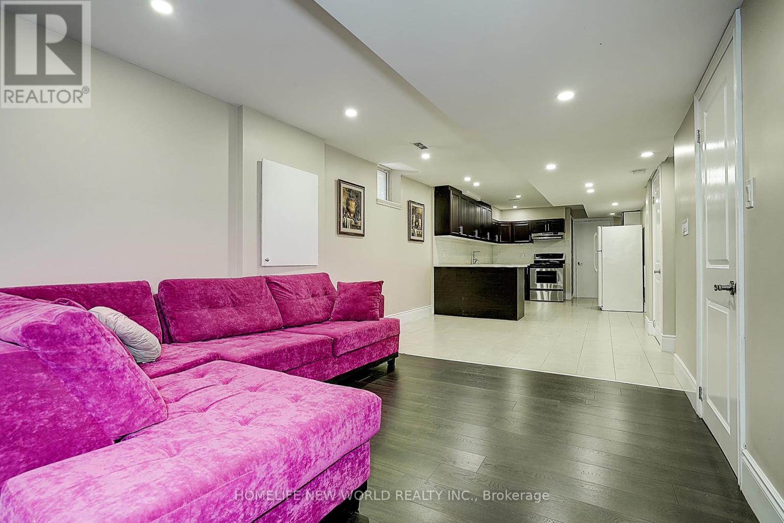 Photo 23 of 253 Cannes Avenue, Vaughan ON