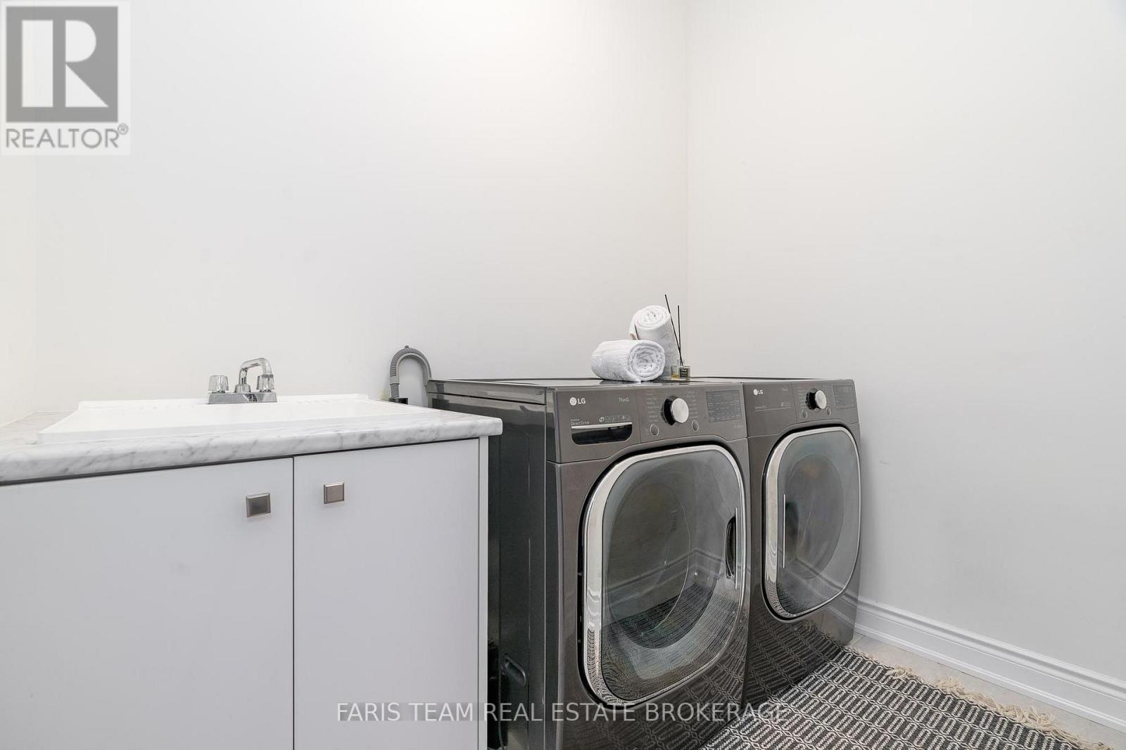 Photo 24 of 1425 Blackmore Street, Innisfil ON