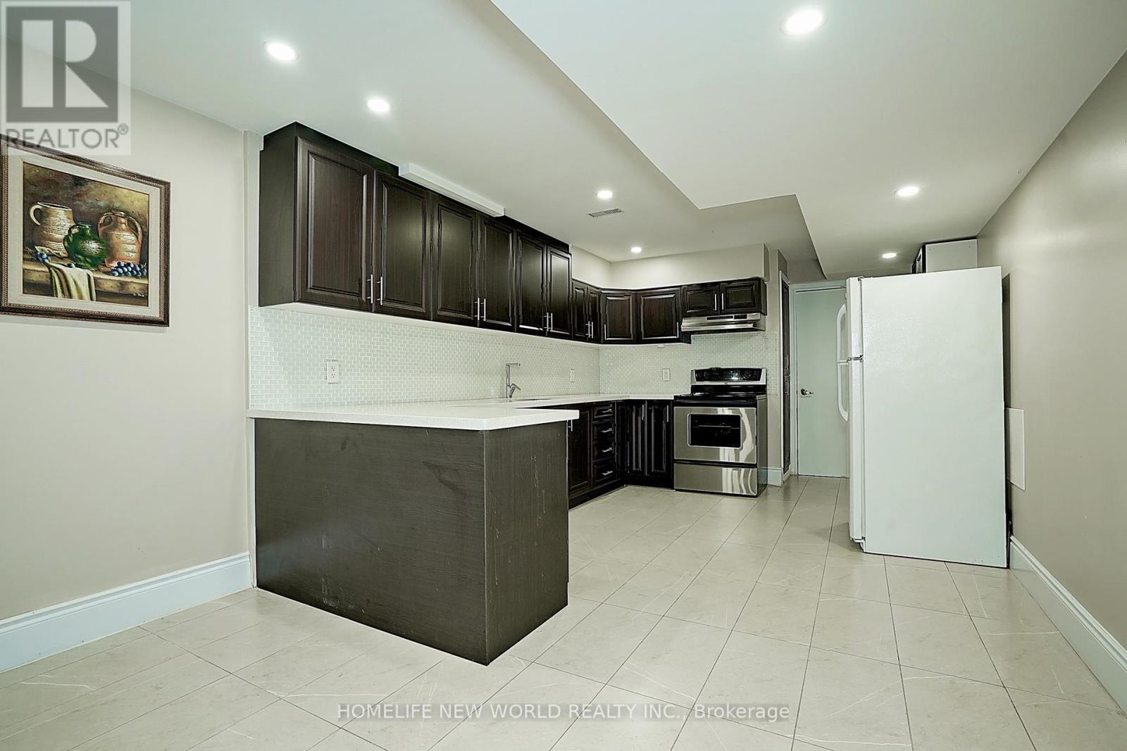 Photo 21 of 253 Cannes Avenue, Vaughan ON