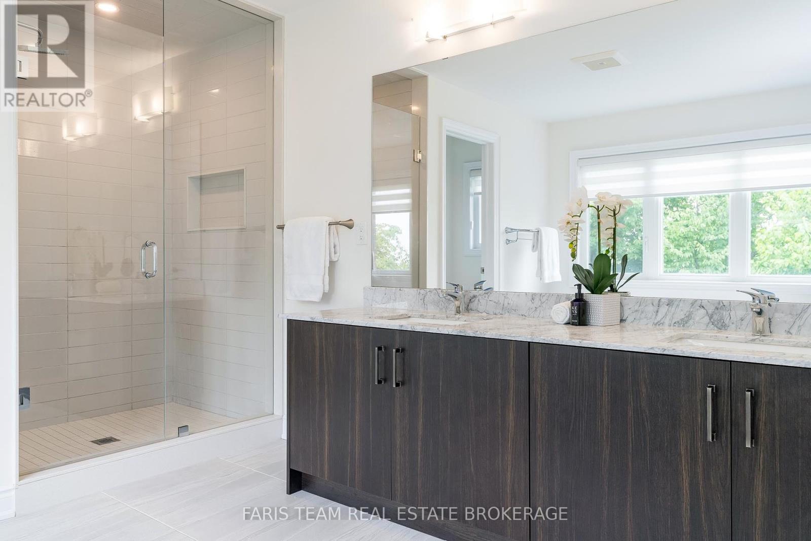 Photo 10 of 1425 Blackmore Street, Innisfil ON