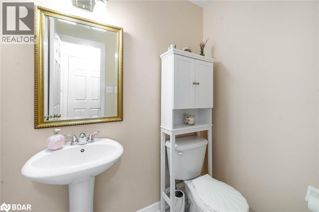 Photo 17 of 84 Gore Drive, Barrie ON