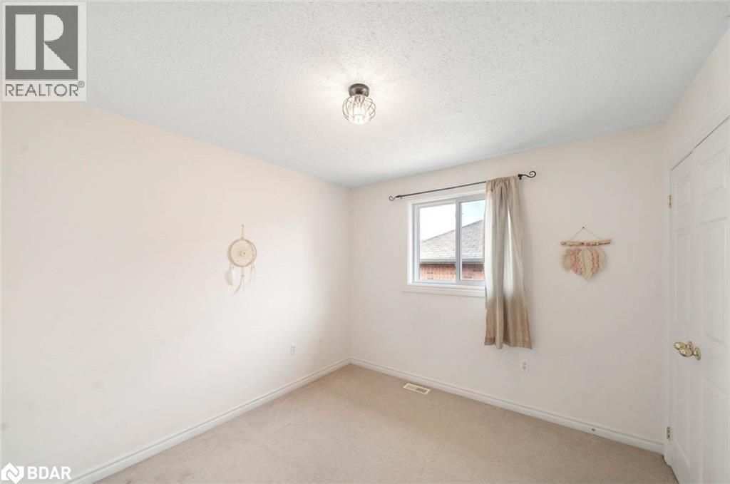 Photo 15 of 84 Gore Drive, Barrie ON
