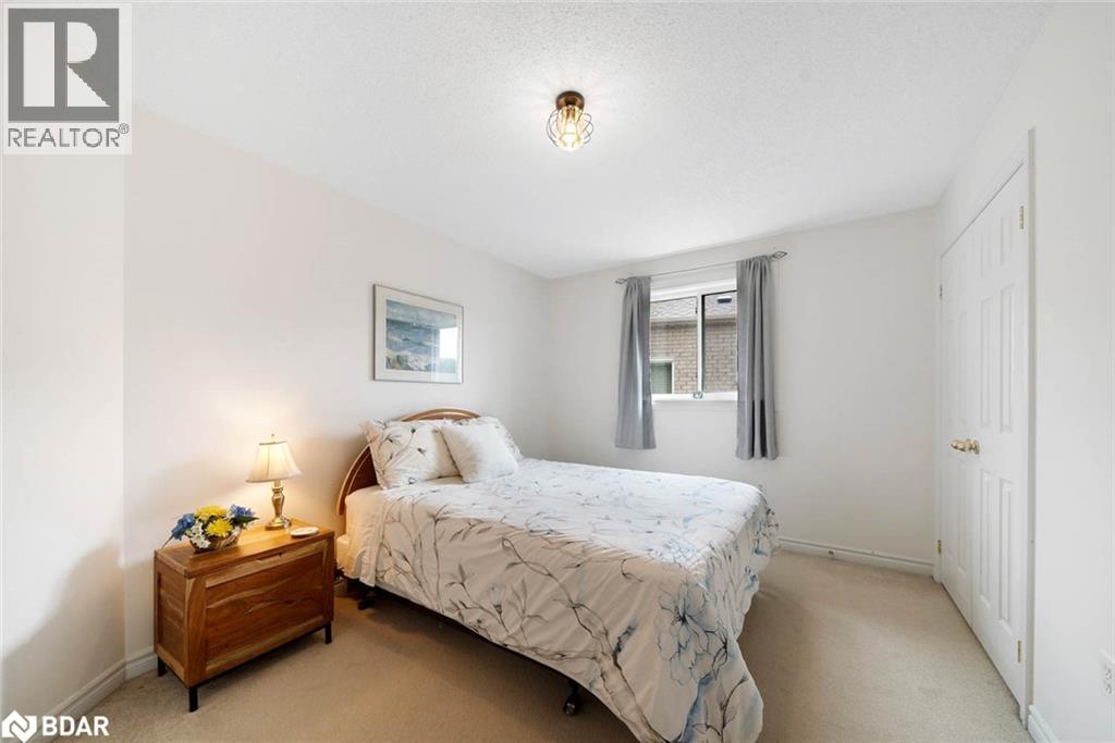 Photo 13 of 84 Gore Drive, Barrie ON