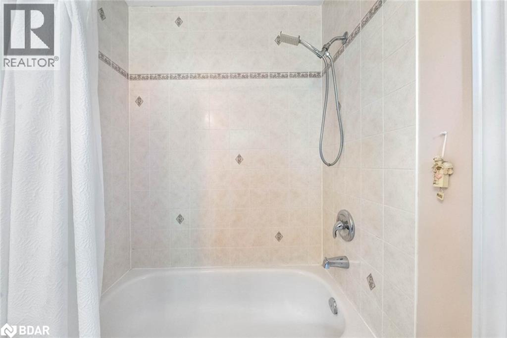 Photo 24 of 84 Gore Drive, Barrie ON