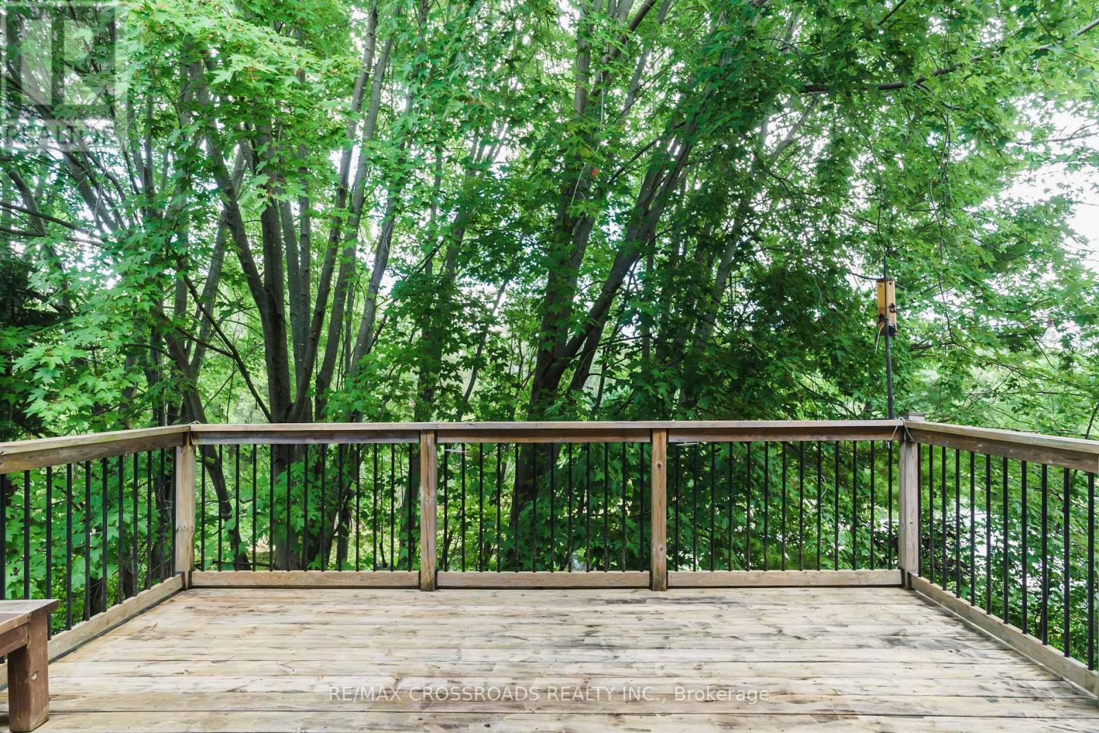 Photo 25 of 619 Walpole Crescent, Newmarket ON